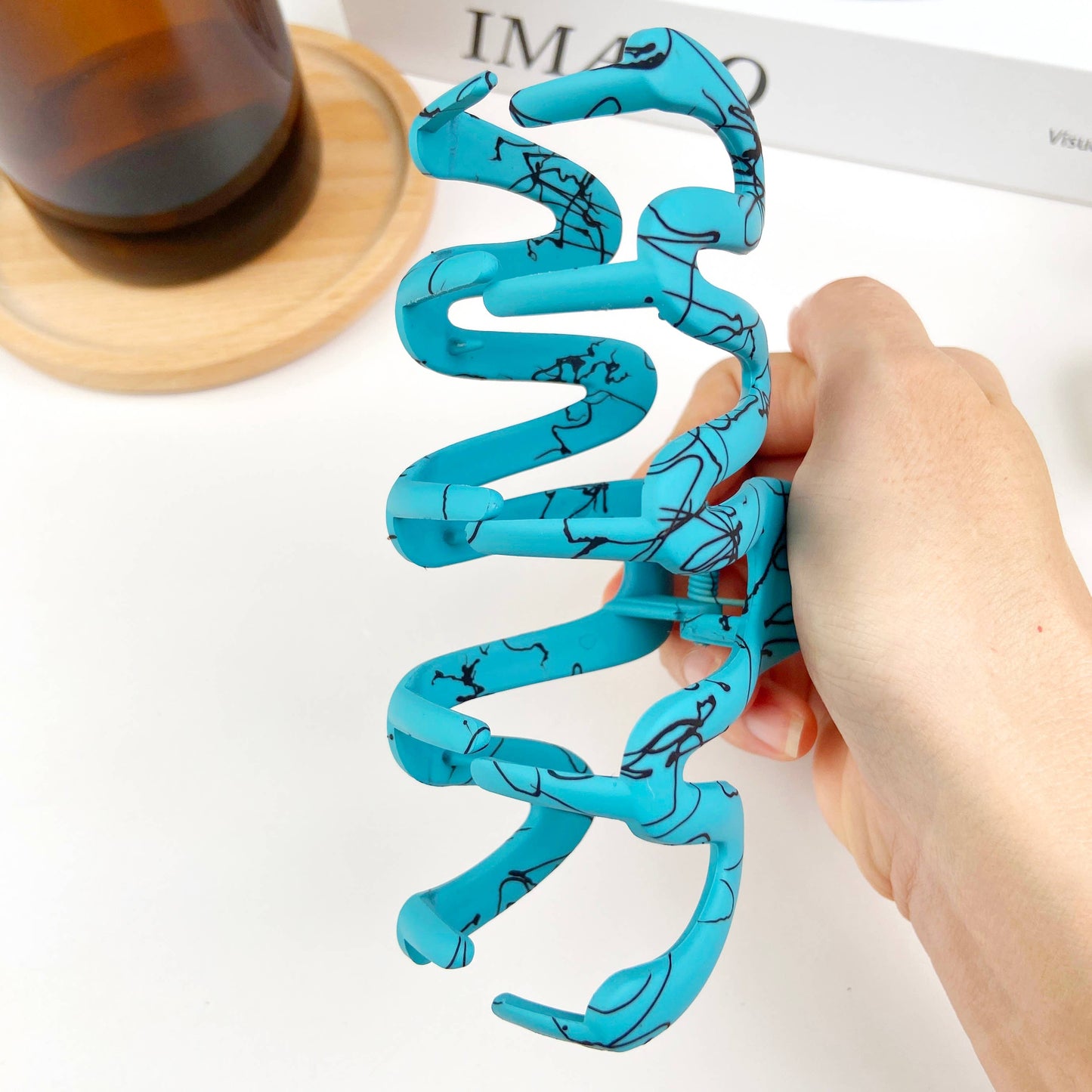 Wavy colored hair clips fashionable hair claws