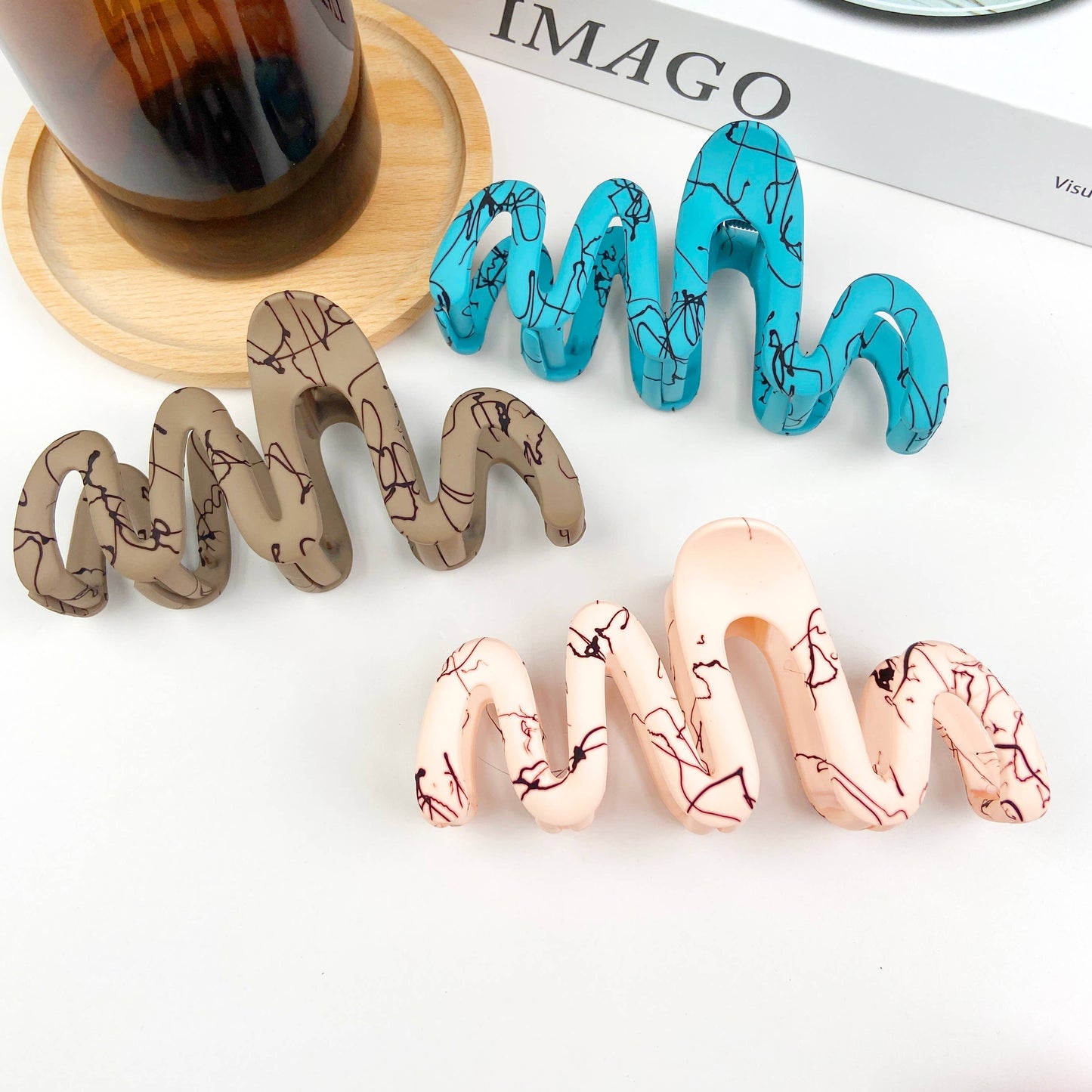 Wavy colored hair clips fashionable hair claws